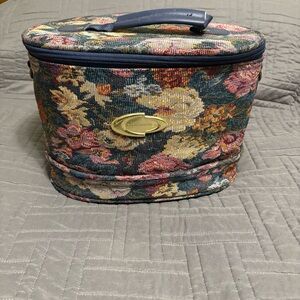 Vintage Concourse Train Case Floral Tapestry Cosmetic Oval Makeup Bag Travel